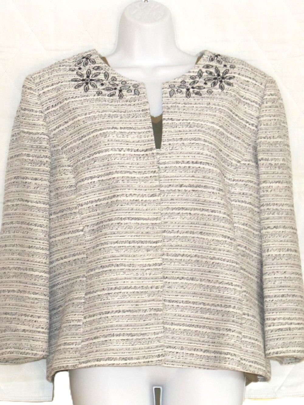 Tahari Arthur S. Levine Button Front Jacket blazer lined size 18 runs smaller